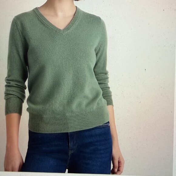 Quince Cashmere V-Neck, Sweater, NEVER WORN. Sz M, Honey colored - Picture 1 of 9